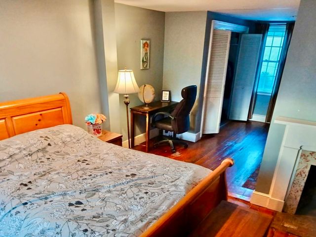 16 Middle St, Fairhaven, MA 02719