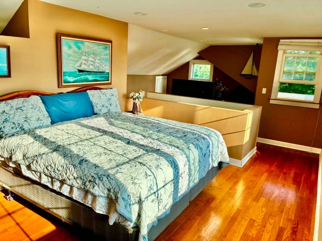 16 Middle St, Fairhaven, MA 02719