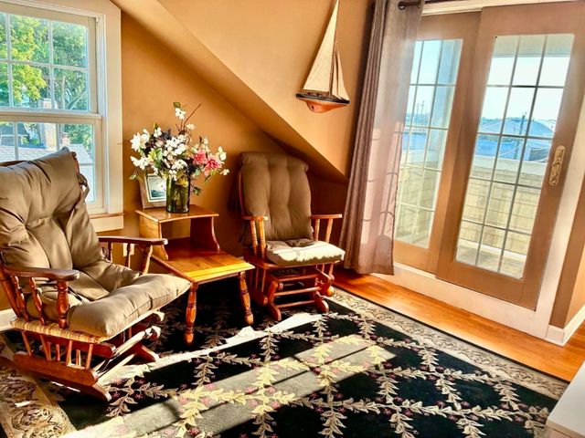 16 Middle St, Fairhaven, MA 02719