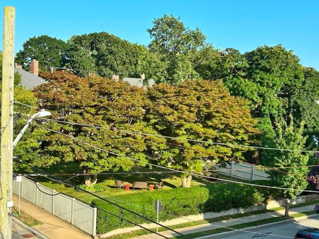 16 Middle St, Fairhaven, MA 02719