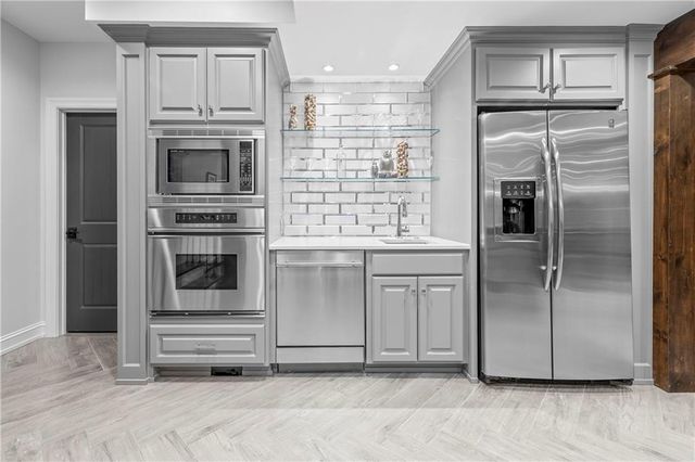 12108 Catalina Street, Leawood, KS 66209