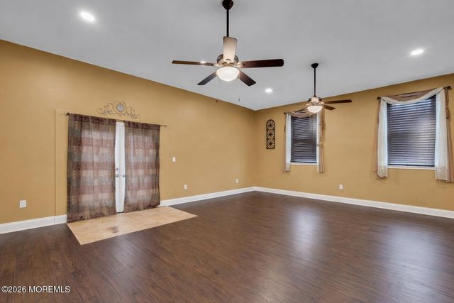250 Bartley Road, Jackson, NJ 08527