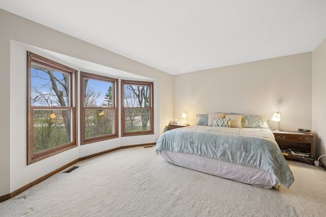 1426 Trailwood Drive, Crystal Lake, IL 60014