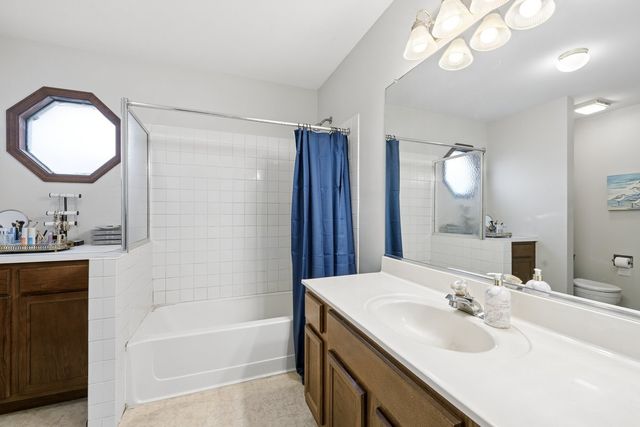 1426 Trailwood Drive, Crystal Lake, IL 60014