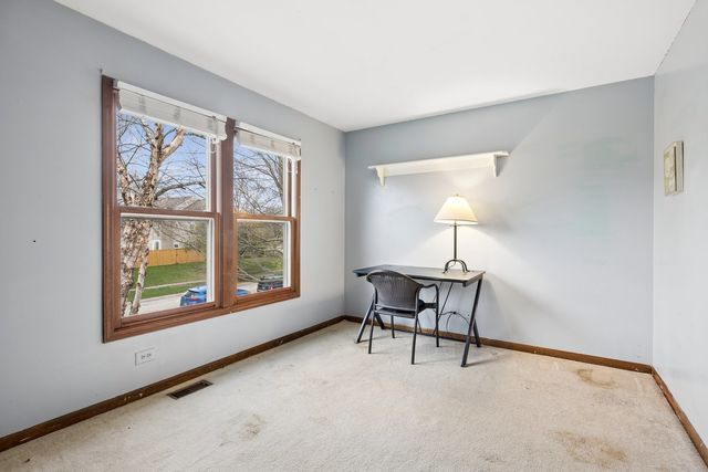 1426 Trailwood Drive, Crystal Lake, IL 60014