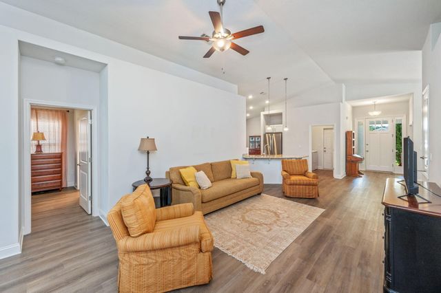 467 Marquis Way, Freeport, FL 32439