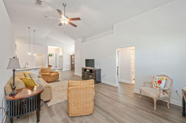 467 Marquis Way, Freeport, FL 32439