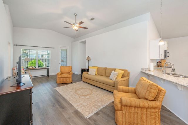 467 Marquis Way, Freeport, FL 32439