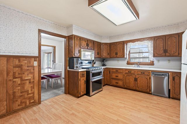 408 5th Street NW, Montgomery, MN 56069