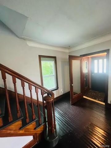 13044 Wilshire Drive, Detroit, MI 48213