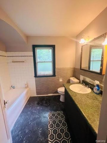 13044 Wilshire Drive, Detroit, MI 48213