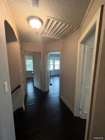 13044 Wilshire Drive, Detroit, MI 48213