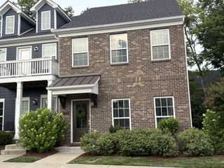 1072 Emery Bay Circle, Hendersonville, TN 37075