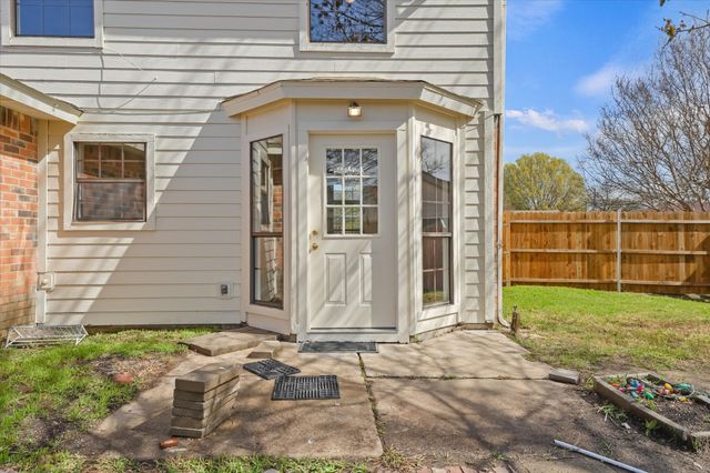 8 Hawthorne Circle, Allen, TX 75002