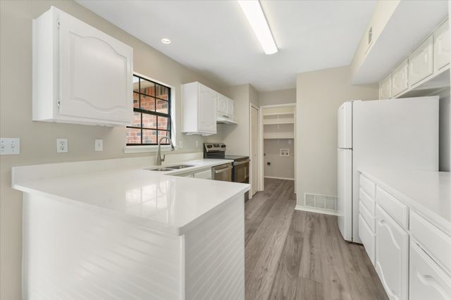 8 Hawthorne Circle, Allen, TX 75002