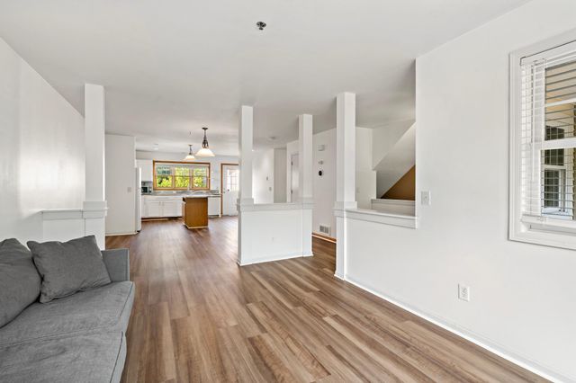 2402 16th Avenue S, Minneapolis, MN 55404