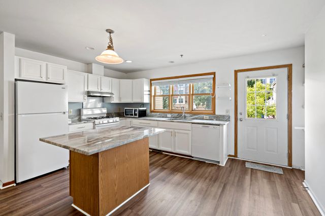 2402 16th Avenue S, Minneapolis, MN 55404