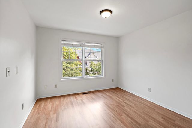 2402 16th Avenue S, Minneapolis, MN 55404