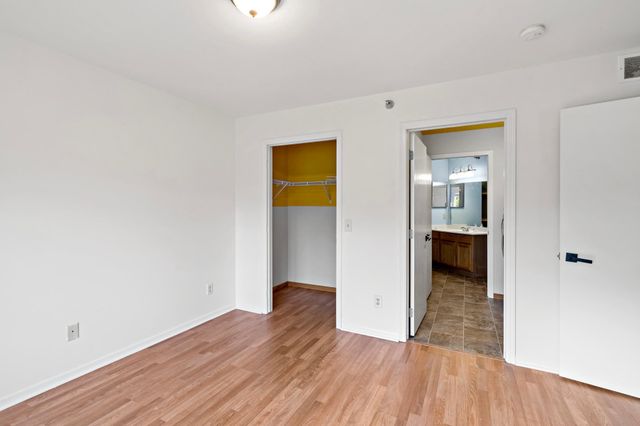 2402 16th Avenue S, Minneapolis, MN 55404