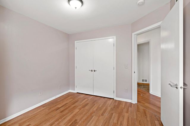 2402 16th Avenue S, Minneapolis, MN 55404