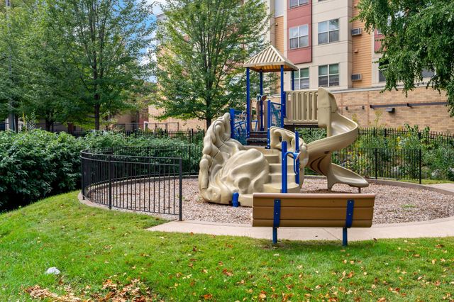 2402 16th Avenue S, Minneapolis, MN 55404