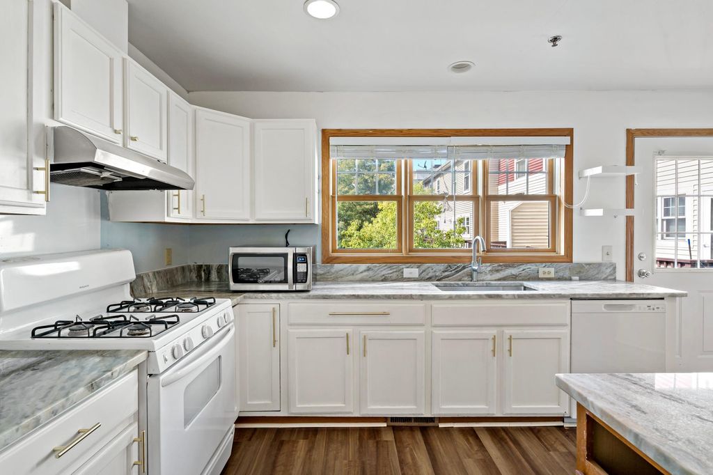 2402 16th Avenue S, Minneapolis, MN 55404