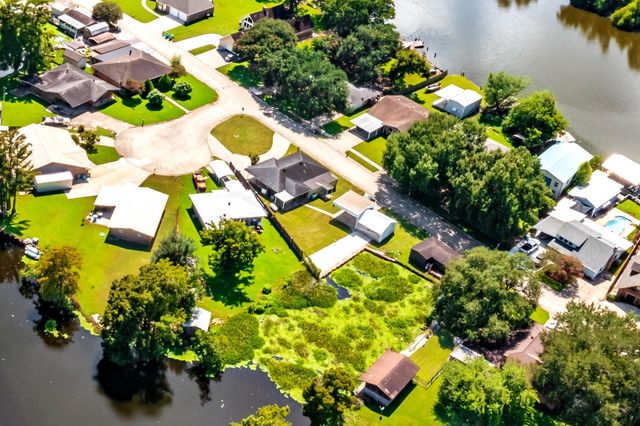 1003 Debra Ct, Morgan City, LA 70380