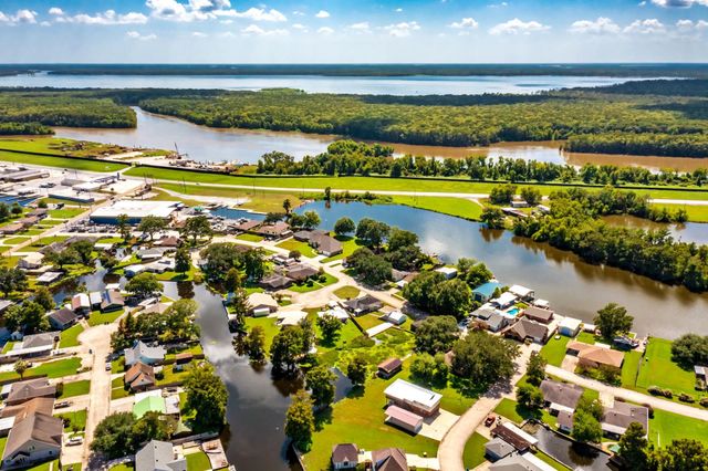 1003 Debra Ct, Morgan City, LA 70380