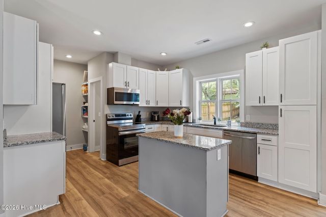 1106 S 4th Street, Wilmington, NC 28401