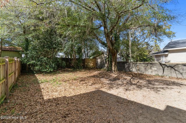 1106 S 4th Street, Wilmington, NC 28401