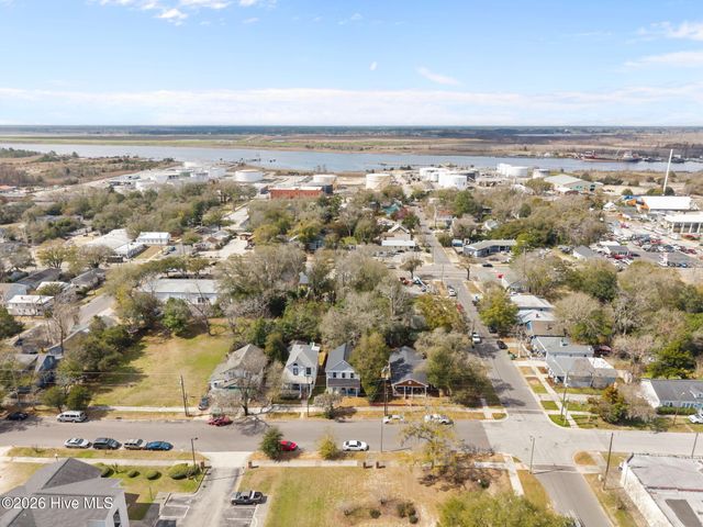 1106 S 4th Street, Wilmington, NC 28401