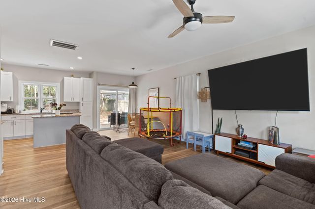 1106 S 4th Street, Wilmington, NC 28401