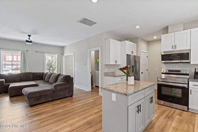 1106 S 4th Street, Wilmington, NC 28401