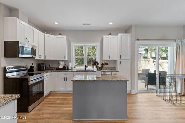 1106 S 4th Street, Wilmington, NC 28401