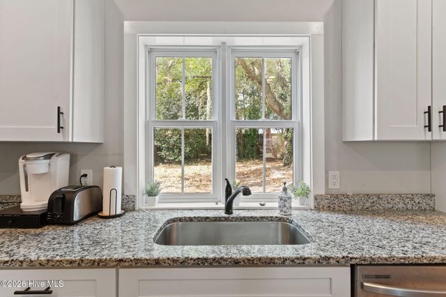 1106 S 4th Street, Wilmington, NC 28401