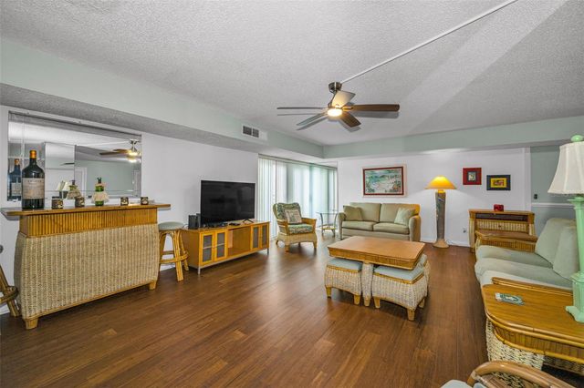 851 BAYWAY BOULEVARD 101, Clearwater Beach, FL 33767