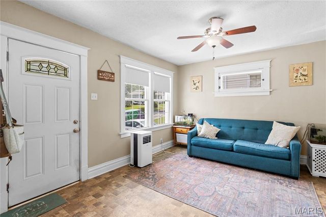 10225 Driver Avenue, Overland, MO 63114