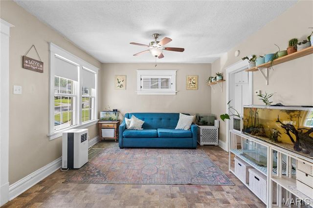 10225 Driver Avenue, Overland, MO 63114