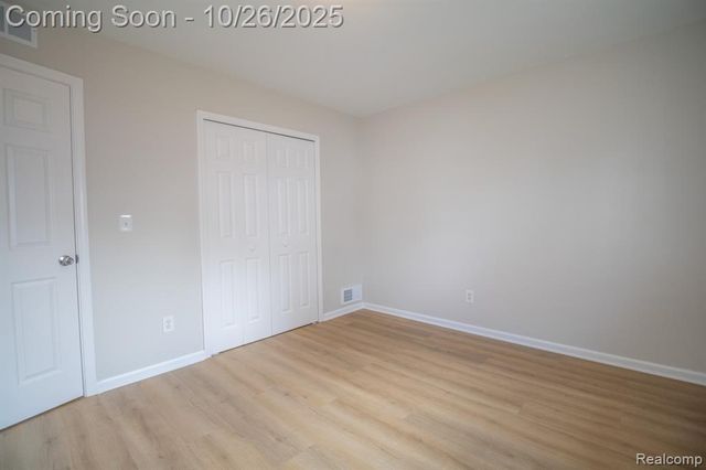 15532 Wellington Street, Taylor, MI 48180