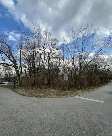 7103 Carolina Place, Merrillville, IN 46410