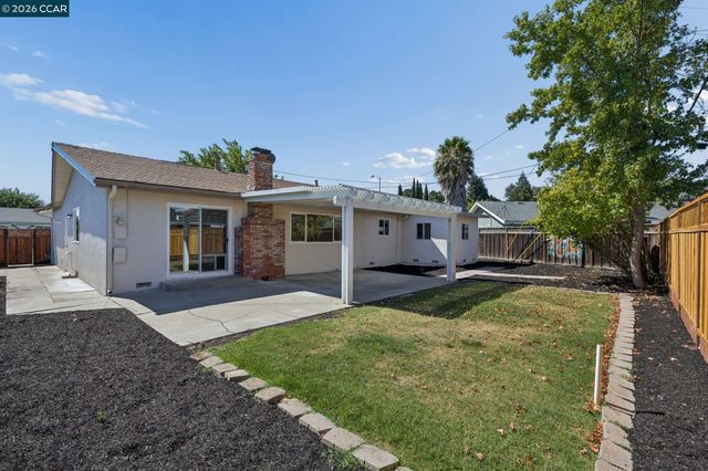 7597 Canterbury Ln, Dublin, CA 94568