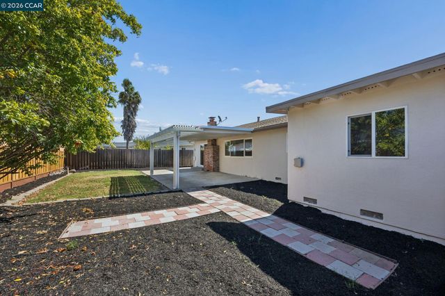 7597 Canterbury Ln, Dublin, CA 94568