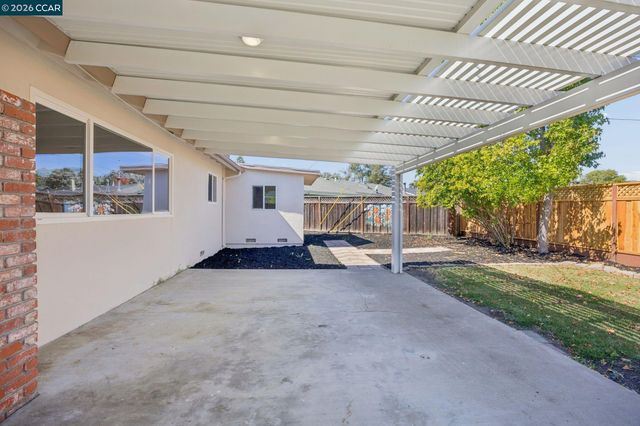7597 Canterbury Ln, Dublin, CA 94568