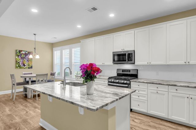 3062 Cross Vine Lane, Summerville, SC 29483