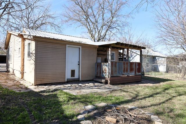 955 N Stephen Avenue, Stephenville, TX 76401