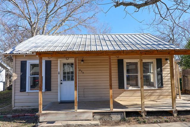 955 N Stephen Avenue, Stephenville, TX 76401