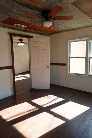 955 N Stephen Avenue, Stephenville, TX 76401