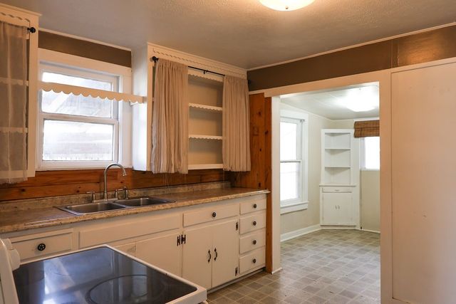 955 N Stephen Avenue, Stephenville, TX 76401