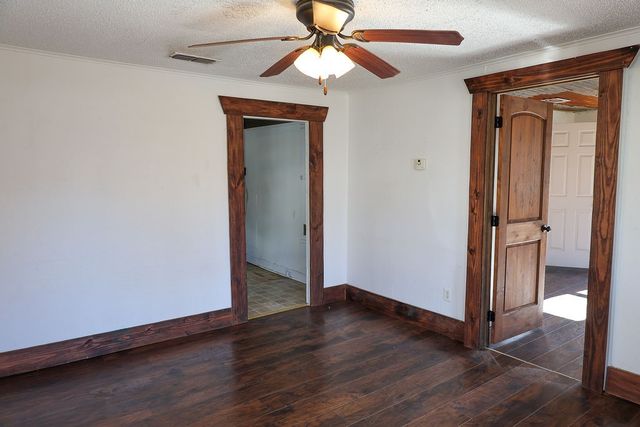 955 N Stephen Avenue, Stephenville, TX 76401