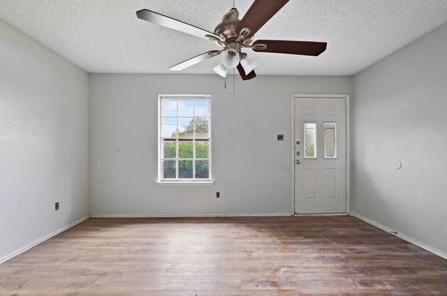 1248 Meriweather Avenue, Fort Worth, TX 76115